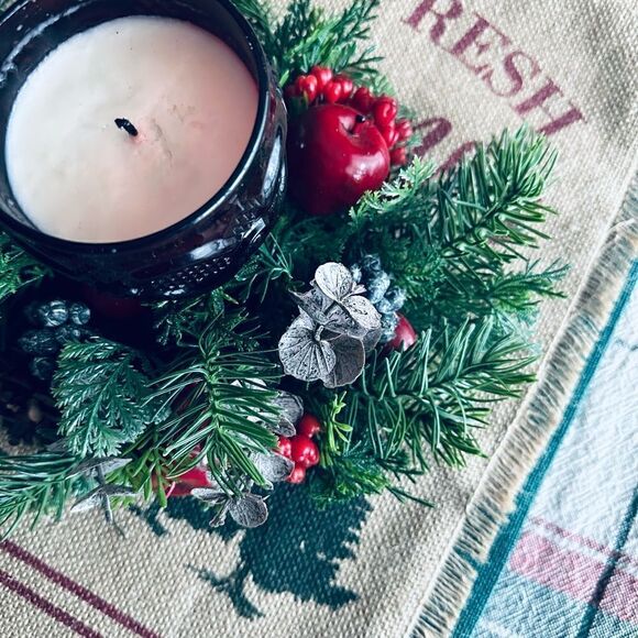 Vintage Winter Apples Evergreen Small Decorative Wreath Candle Ring - Picture 6 of 7